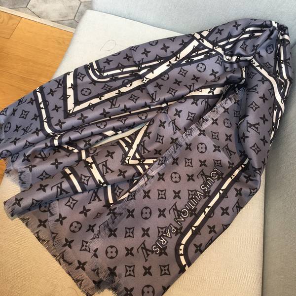 Louis Vuitton Scarf LVC00535